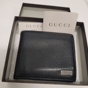 Authentic Gucci Men's Wallet & Original Box